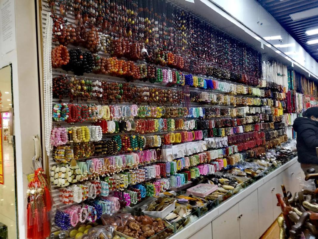 探秘“丹陛华” 京城小商品批发市场的多元魅力