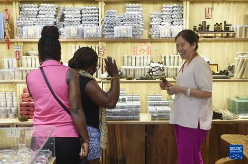 浙江义乌 持续擦亮“世界小商品之都”的金名片